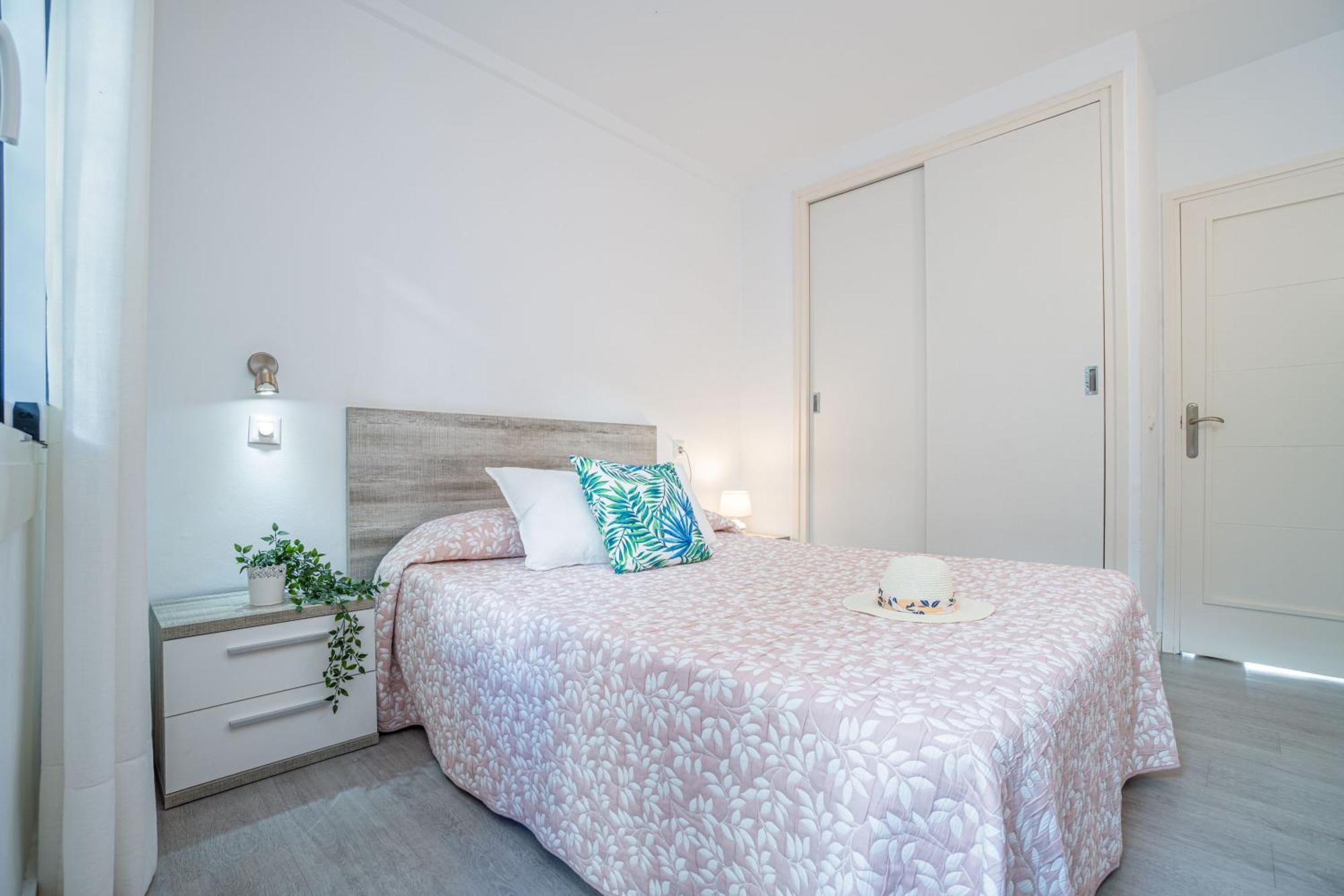 Apartment Meda Chica Roses Exterior photo